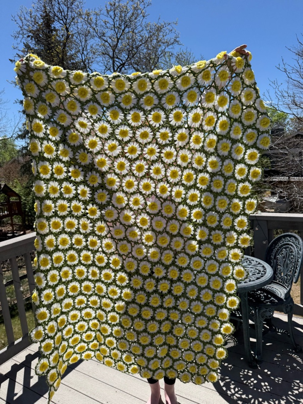 Vintage Handmade Yellow white Daisies Avocado Green Crocheted Throw Blanket - Picture 3 of 17
